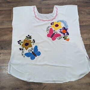 Handmade White Lightweight Blouse from Oaxaca– Colorful Embroidered Flowers